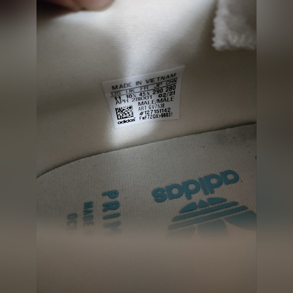 Adidas Stan Smith disney size 11 - Picture 2 of 7